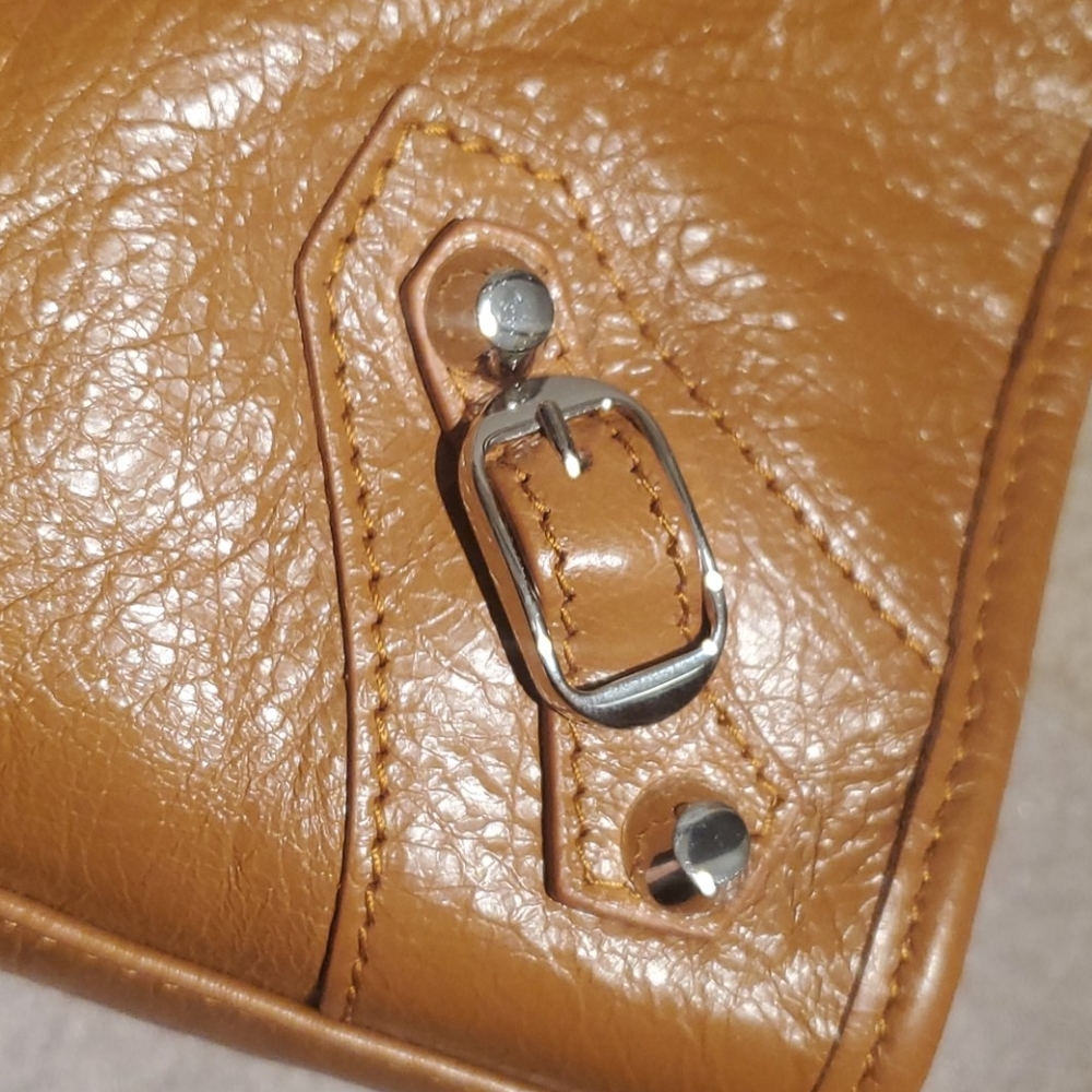 NWT Classic City Small Shoulder Bag in Camel - Picture 7 of 12